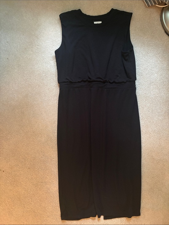 Lou & Grey Dresses & Skirts - Lou & Grey Black Sleeveless Midi Dress